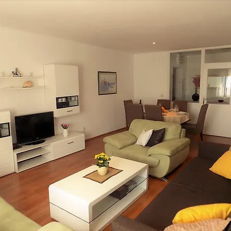 Apartament Anamarija *