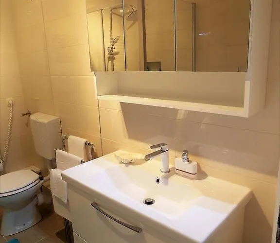 Anamarija Apartman *