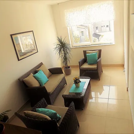 Anamarija Apartment Njivice