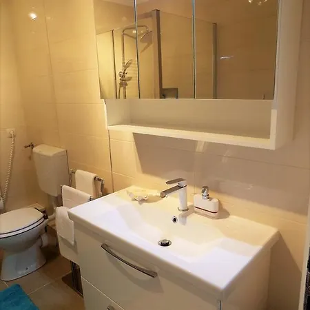 Anamarija Lägenhet *