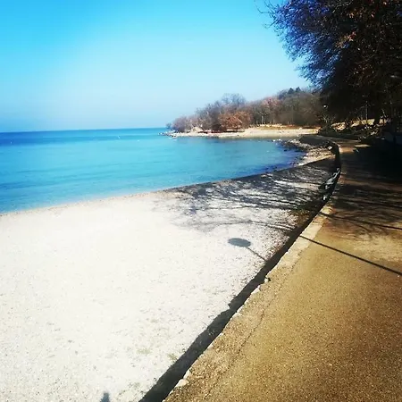 Anamarija Lägenhet *