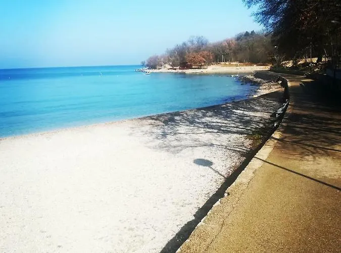 Anamarija Apartman *